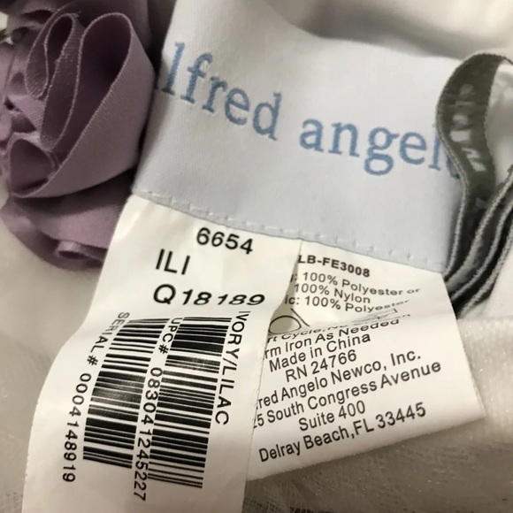 Alfred Angelo Flower Girl Dress - Picture 4 of 7